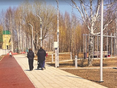 Мега-парк – одно из любимых мест отдыха. Тут раздолье для взрослых и детей – игровые площадки, горки, качели, уединенные беседки, прокат велосипедов и роликов. Но главная фишка парка – открытый вид на акваторию реки Мега.